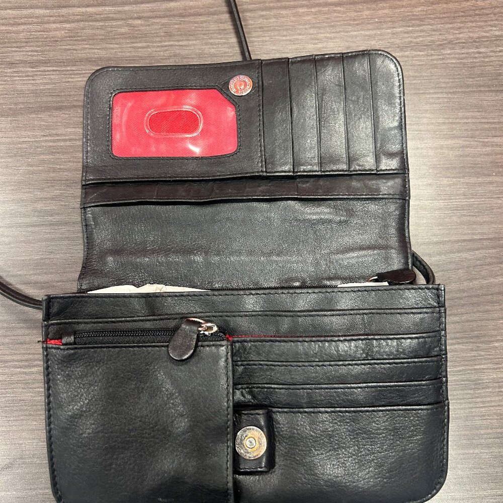 New York ili Leather Crossbody Organizer Purse - Picture 2 of 5